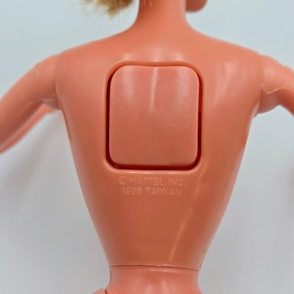 Vintage Western Barbie Winking Doll 1980 1757 Cowgirl Original Outfit Mattel Rea - Picture 2 of 16